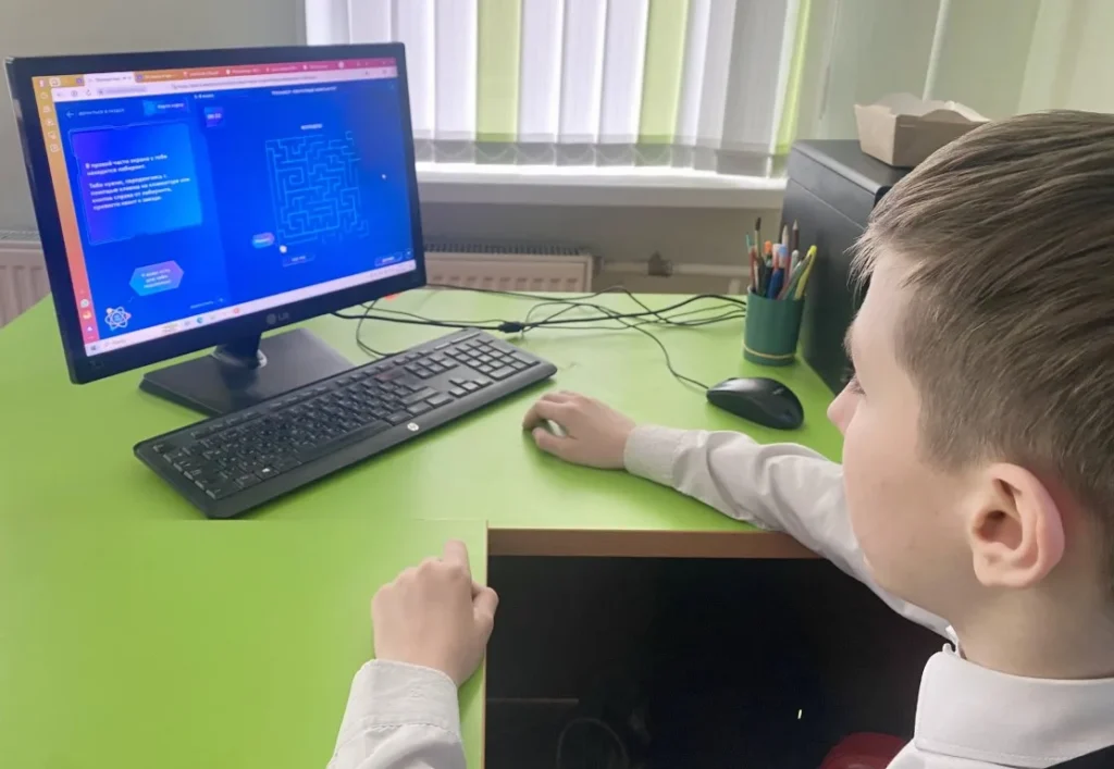 Всероссийский образовательный проект «Урок Цифры» по теме «Путешествие в микровселенную: квантовые вычисления и медицина будущего»