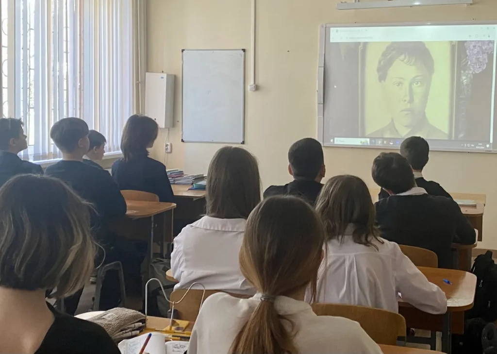 Разговоры о важном. «День Победы. 80-лет со дня освобождения Севастополя и Крыма от немецко-фашистских захватчиков»