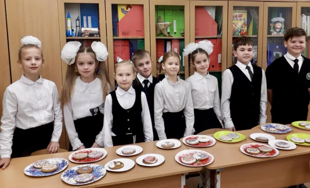 Наставничество в школе. День матери в России