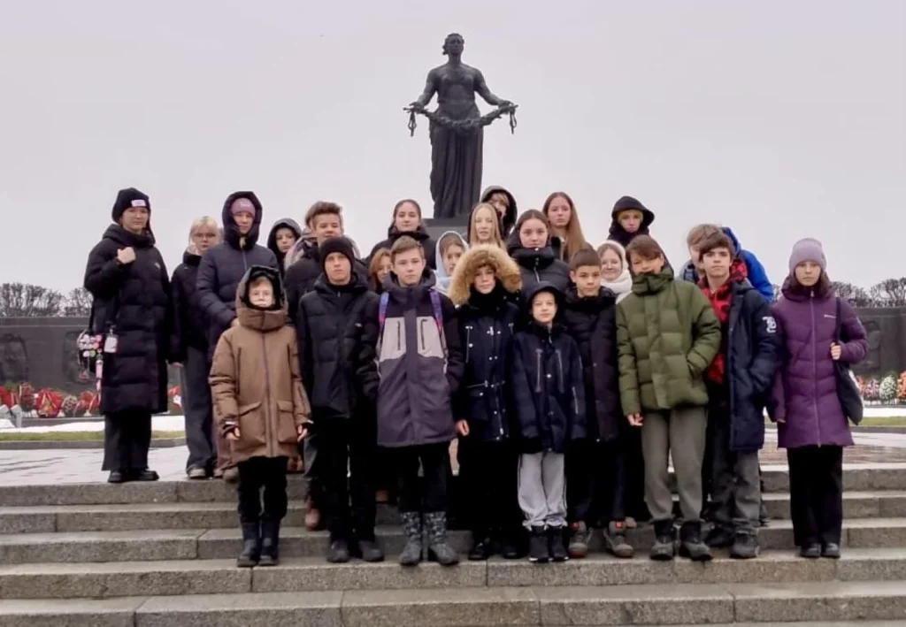 Школьный проект «Путешествия по Санкт-Петербургу и пригородам»