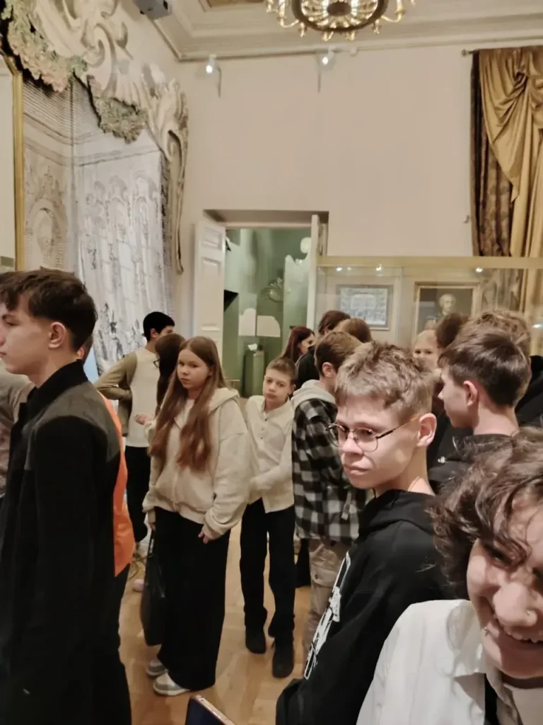 Школьный проект «Путешествия по Санкт-Петербургу и пригородам». Музей театрального искусства